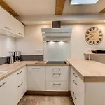 Pele - Alpes Agency - - Sleeps 11 Alpstuga