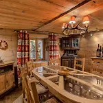 Alpstuga Pele - Alpes Agency - - Sleeps 11 *