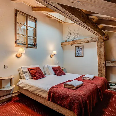 Pele - Alpes Travel - Sleeps 11