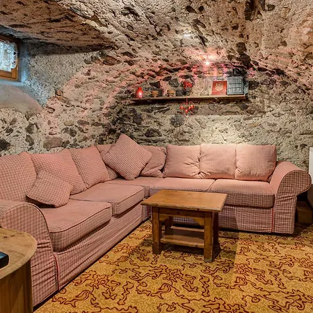Pele - Alpes Agency - - Sleeps 11 Alpstuga *