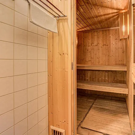 Chalet Pele - Alpes Agency - - Sleeps 11 *