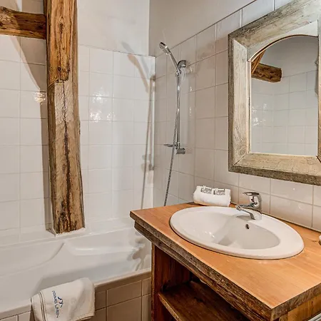 Pele - Alpes Travel - Sleeps 11