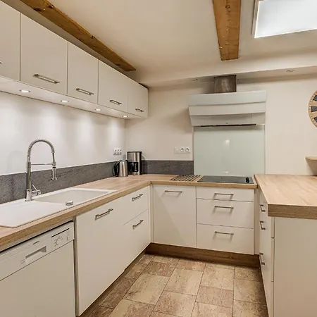 Pele - Alpes Travel - Sleeps 11 Chamonix