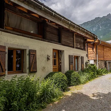 Pele - Alpes Travel - Sleeps 11