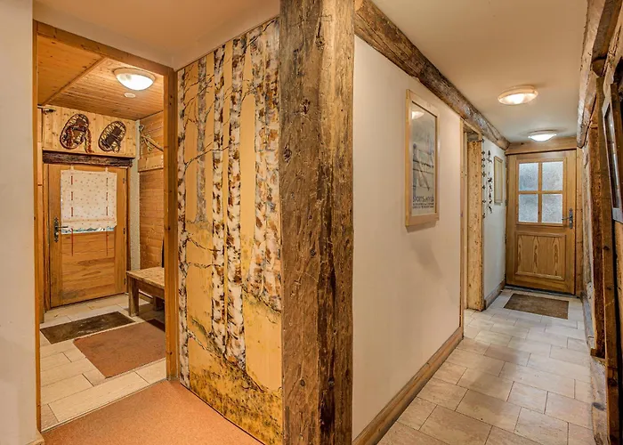 Pele - Alpes Travel - Sleeps 11 Шале