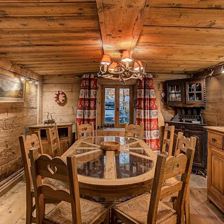 Chalet Pele - Alpes Agency - Central Chamonix - Sleeps 11 Chalé Chamonix