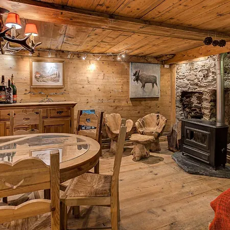 Chalet Pele - Alpes Agency - Central Chamonix - Sleeps 11 * Chamonix