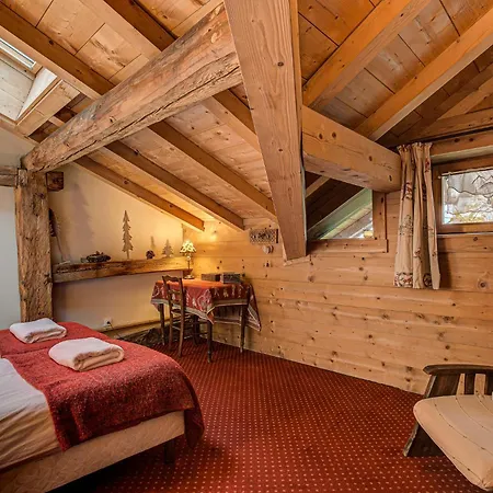 Chalet Pele - Alpes Agency - - Sleeps 11 *