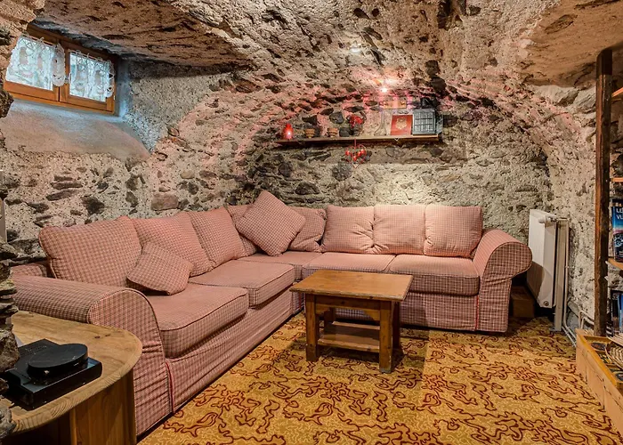 Chalet Pele - Alpes Agency - Central Chamonix - Sleeps 11 Chalé *