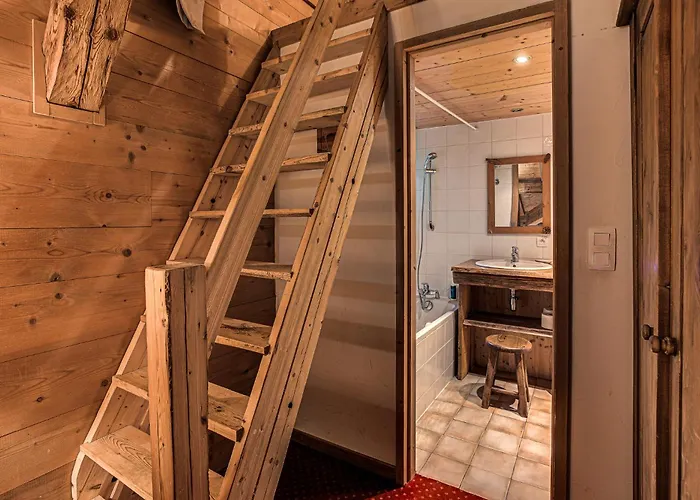 Chalet Pele - Alpes Agency - Central Chamonix - Sleeps 11 Chalé Chamonix