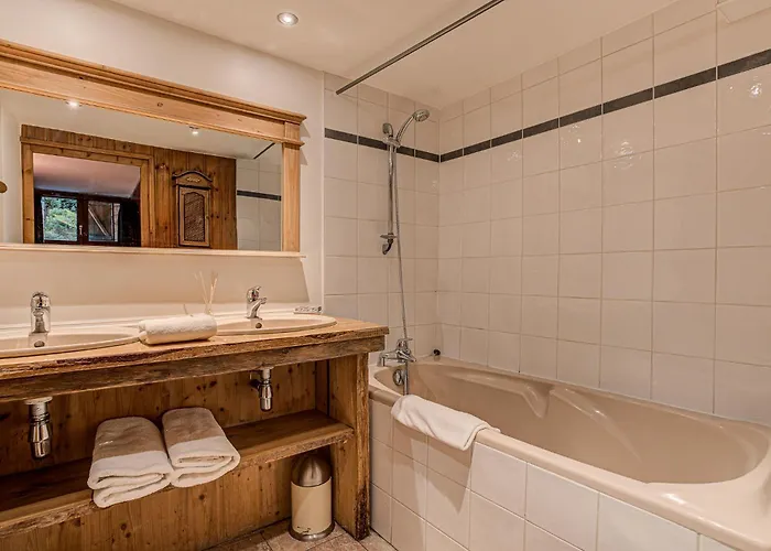 Chalé Chalet Pele - Alpes Agency - Central Chamonix - Sleeps 11 Chamonix