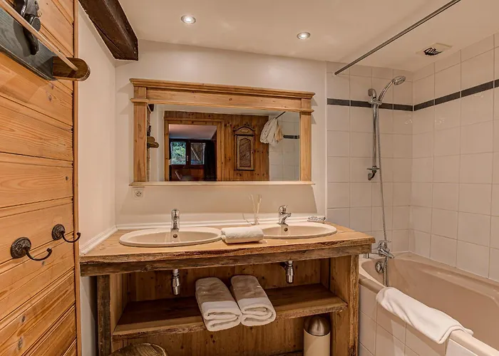 Chalet Pele - Alpes Travel - Sleeps 11 *