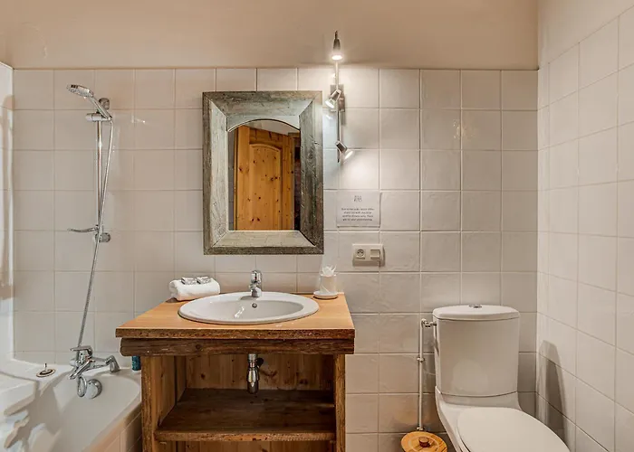 Chalet Pele - Alpes Agency - Central Chamonix - Sleeps 11 Chalé Chamonix